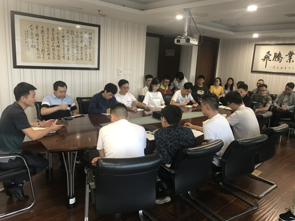 零售業(yè)務部組織開展了拓展培訓體驗交流會